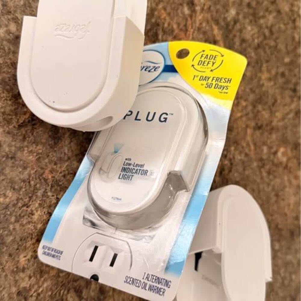 Febreeze plug ins- lot of 3